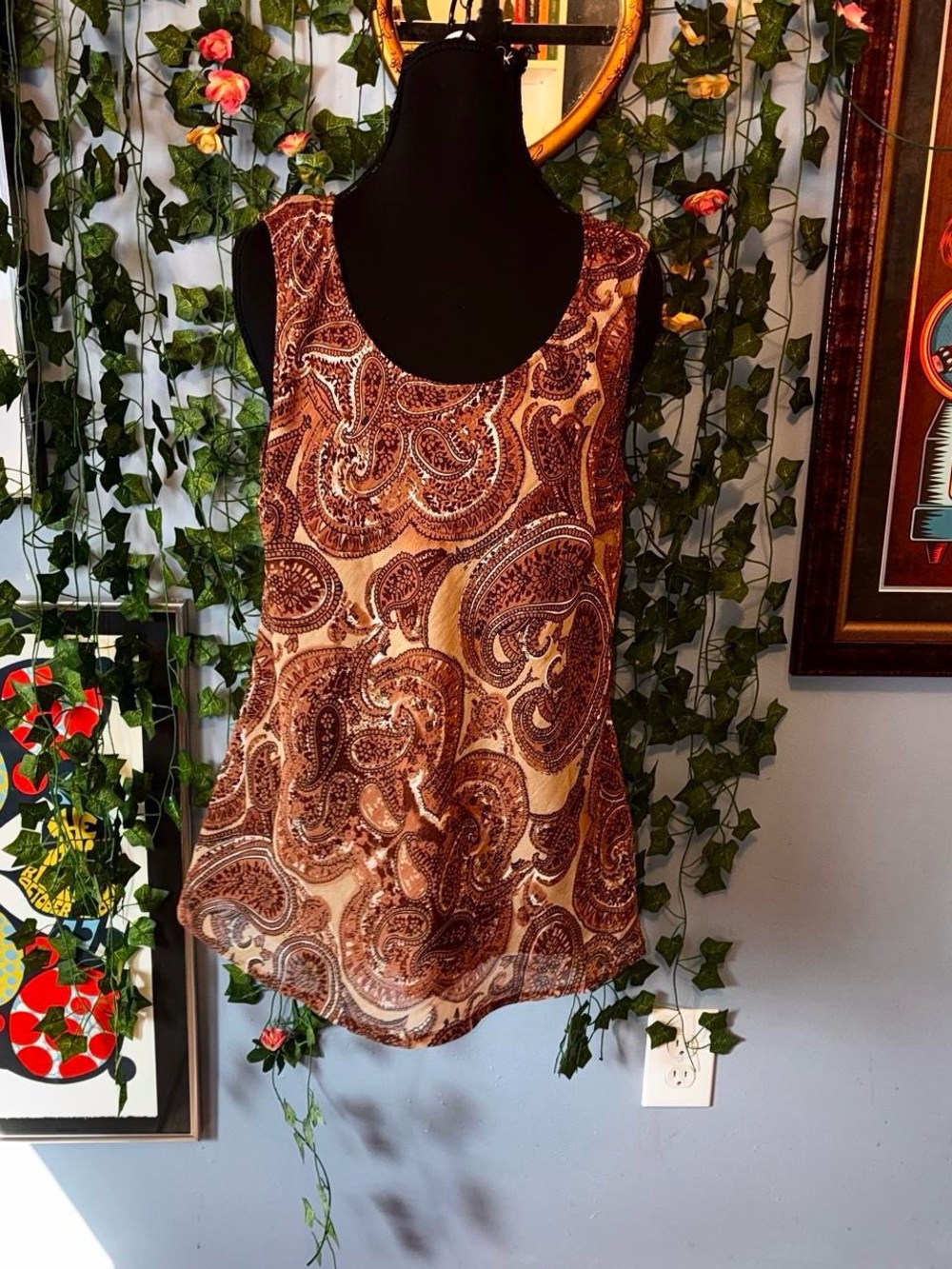 Brown and beige paisley vintage y2k style polyester tank top (Large)